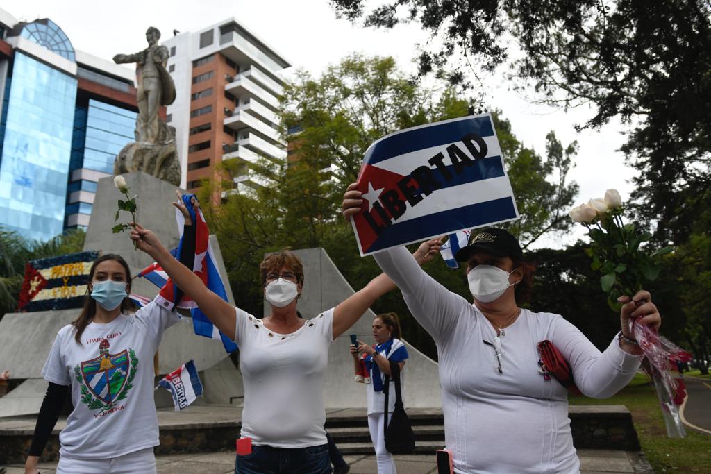 cubanos-protesta-monumento-jose-marti-8 | 