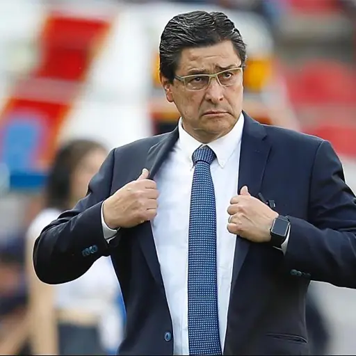 Luis Fernando Tena es el elegido para tomar el mando de la Selección Nacional ,