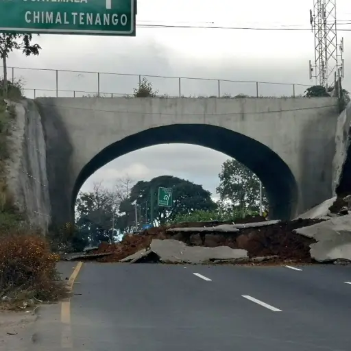 libramiento-chimaltenango-derrumbe-emisoras-unidas ,