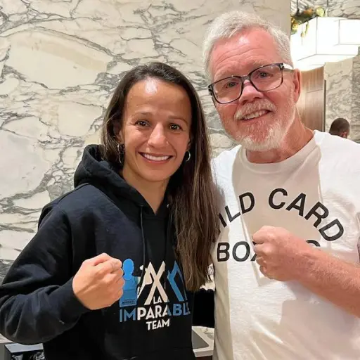 maria-micheo-conoce-a-entrenador-de-manny-pacquiao-emisoras-unidas- ,