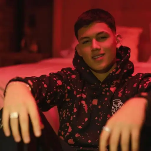 Keneth guatemalteco ,