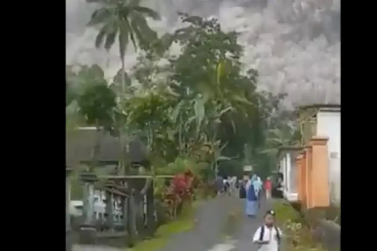 volcán-erupción-Indonesia, 