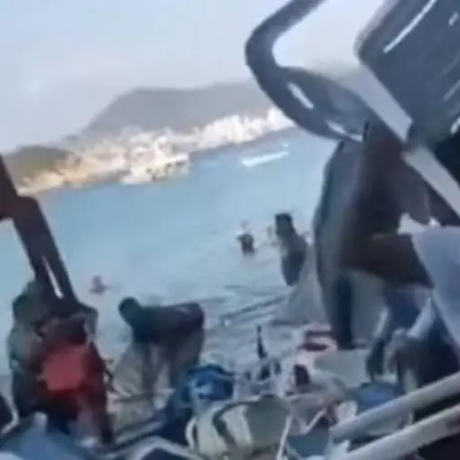 pelea-playa-turistas-meseros ,