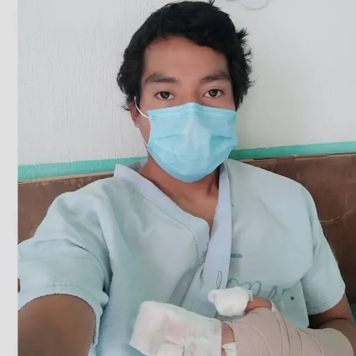 alfredo-ajpacaja-habla-sobre-su-accidente-laboral-emisoras-unidas- ,