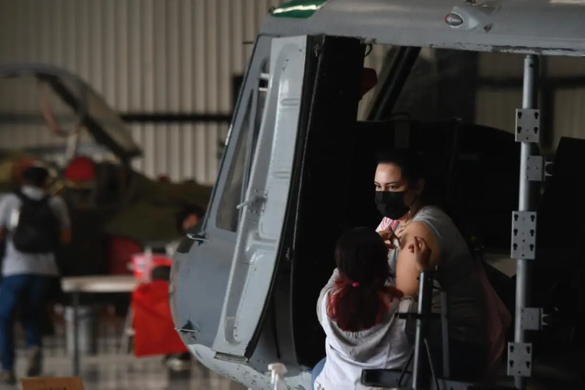 vacunacion-tercera-dosis-contra-la-covid-19-coronavirus-en-fuerza-aerea-guatemalteca-9-de-enero-de-2022-fotos-omar-solis-19.jpeg, 