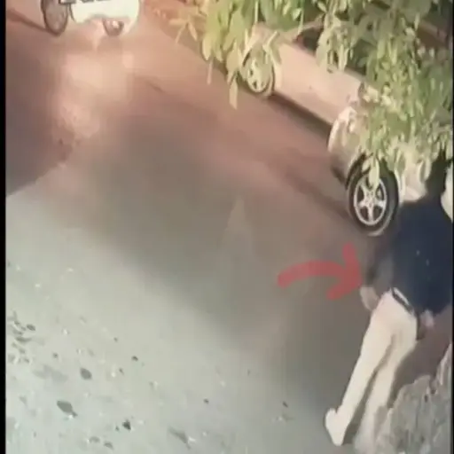 Momento del asesinato de un hombre y una mujer fue captado por las cámaras; un sujeto armado con una pistola les disparó sin piedad y huyó