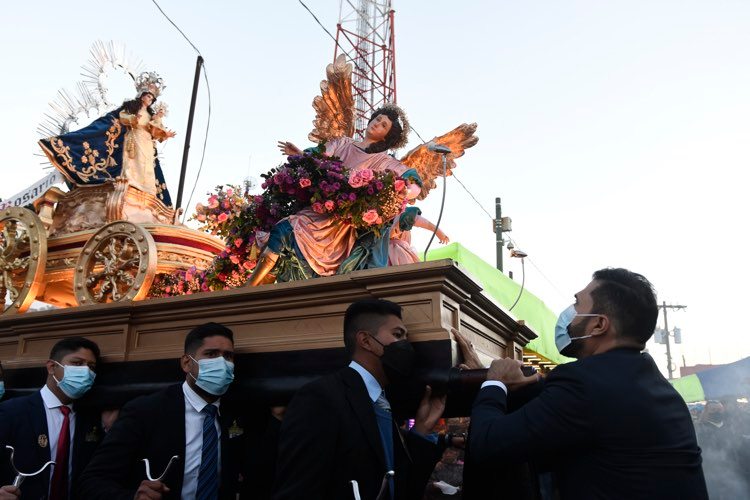 tradicional-rezado-virgen-rosario-morenos-mixco-8 | 