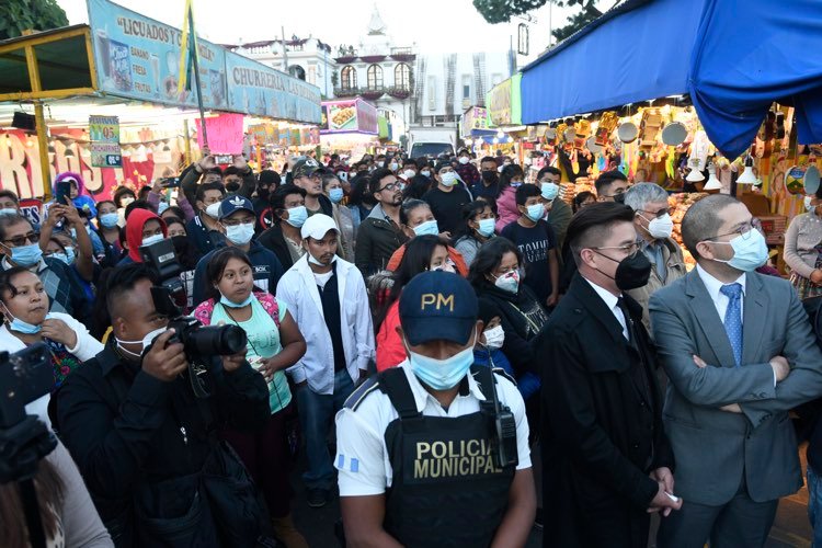 tradicional-rezado-virgen-rosario-morenos-mixco-2 | 