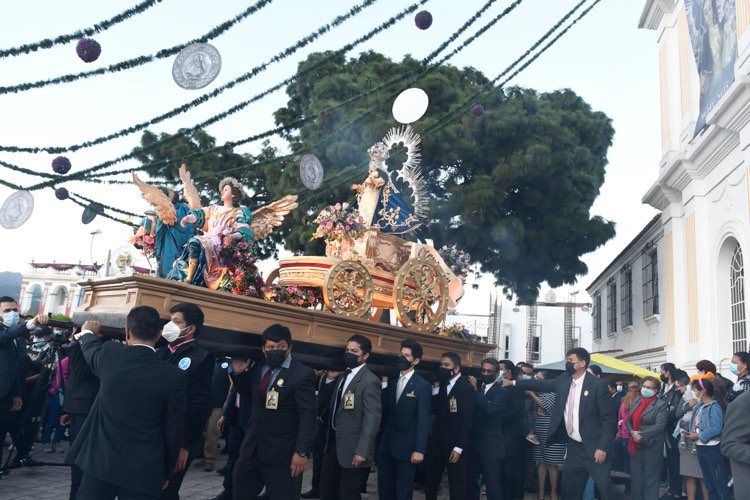 tradicional-rezado-virgen-rosario-morenos-mixco-1 | 