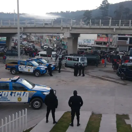 Bloqueo en Cuatro Caminos; San Cristóbal, Totonicapán. Foto: Alberto Chaclán/EU