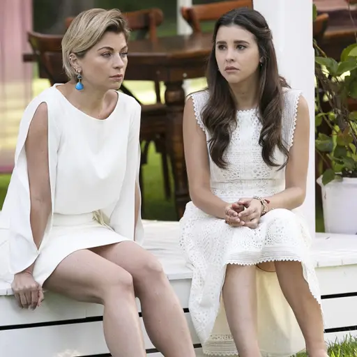 Ludwika Paleta y Paulina Goto 1 ,