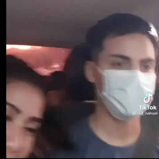 mujer-acosa-piloto-taxi ,