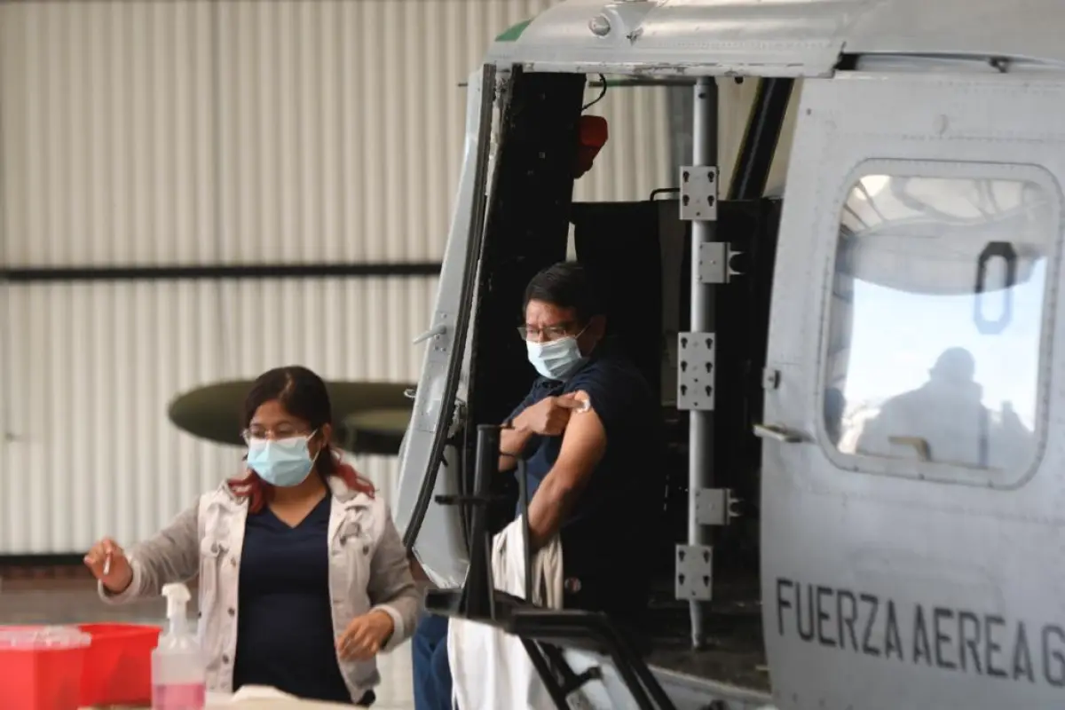 vacunacion-tercera-dosis-contra-la-covid-19-coronavirus-en-fuerza-aerea-guatemalteca-9-de-enero-de-2022-fotos-omar-solis-1.jpeg, 