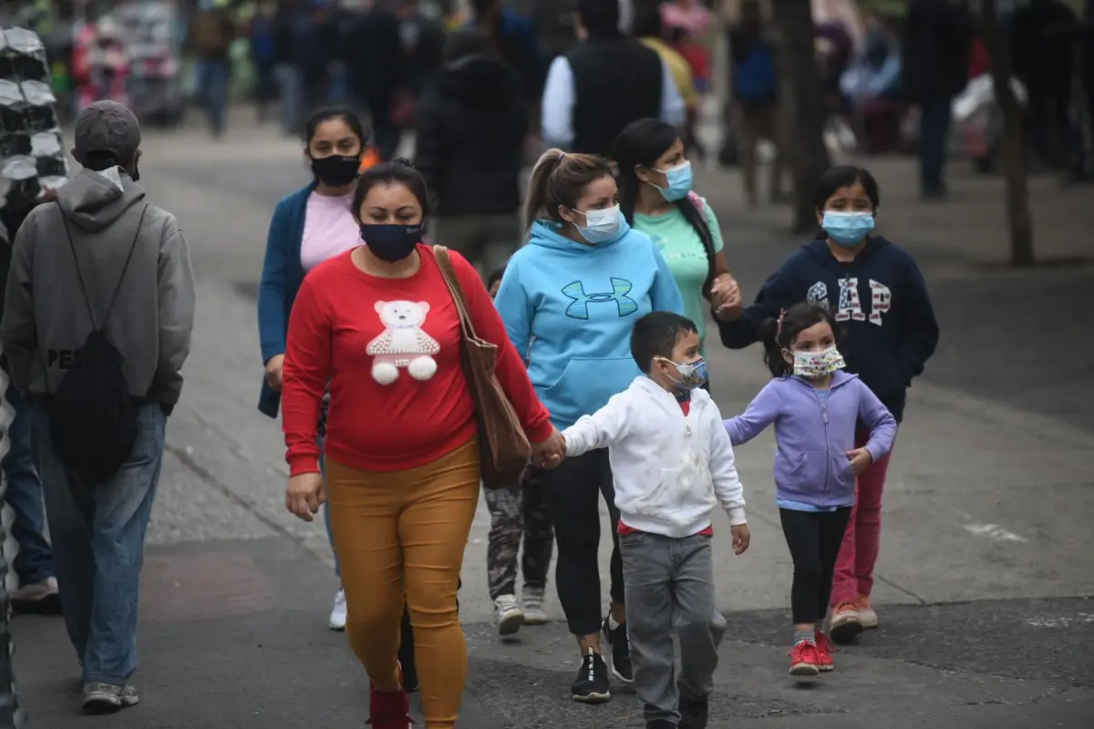 temporada-de-frio-en-guatemala-durante-la-pandemia-2021-sexta-avenida-9-1.jpg, 