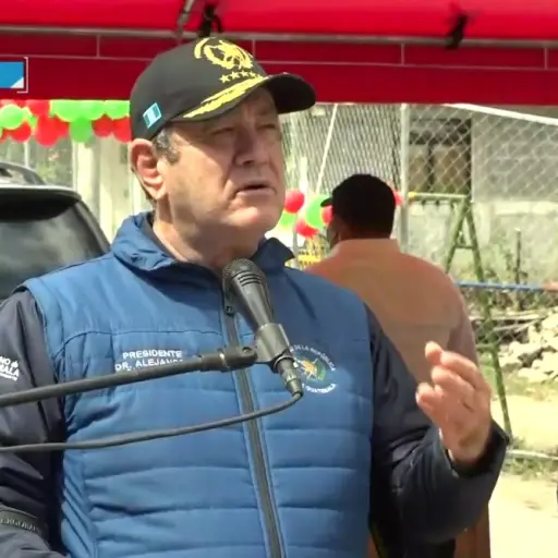 presidente-giammattei-vacunacion-covid-19-emisoras-unidas ,