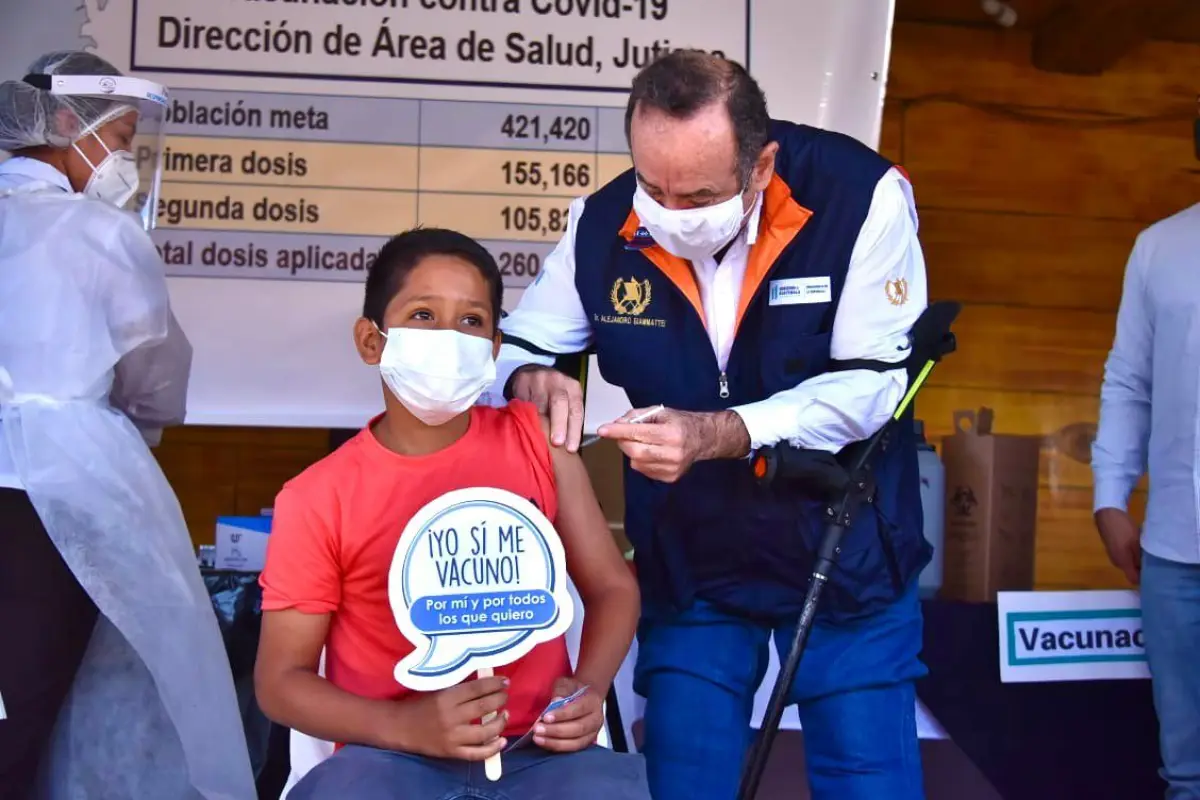 campana-vacunacion-covid-19-coronavirus-pandemia-presidente-alejandro-giammattei.jpg, 