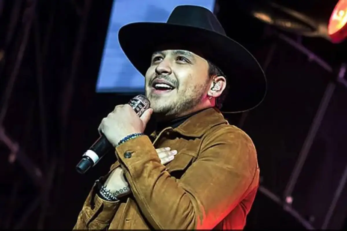 Christian Nodal, 