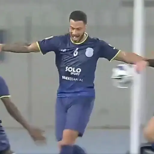 marco-dominguez-anota-primer-gol-con-Al-Yamourk-Kwait-emisoras-unidas- ,