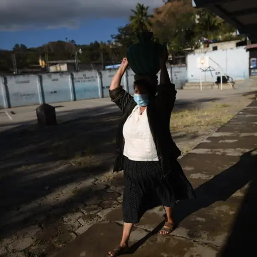 mamas limpieza escuele irene sazo en escuintla pandemia covid-19 febrero 2022 fotos edwin bercian (6) ,