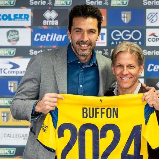 buffon renueva hasta 2024 con la parma ,