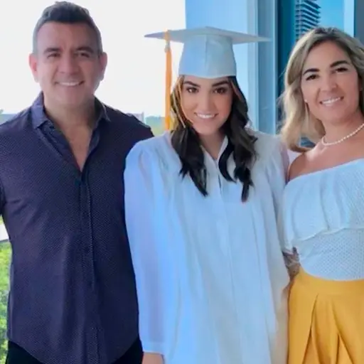 Héctor Sandarti y su hija ,