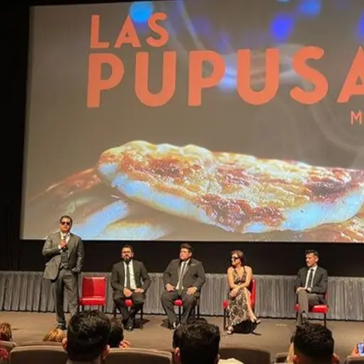 Kenneth Müller Las Pupusas ,