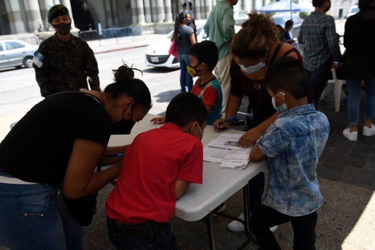 vacunacion-covid-19-niños-plaza-constitucion-emisoras-unidas16 | 