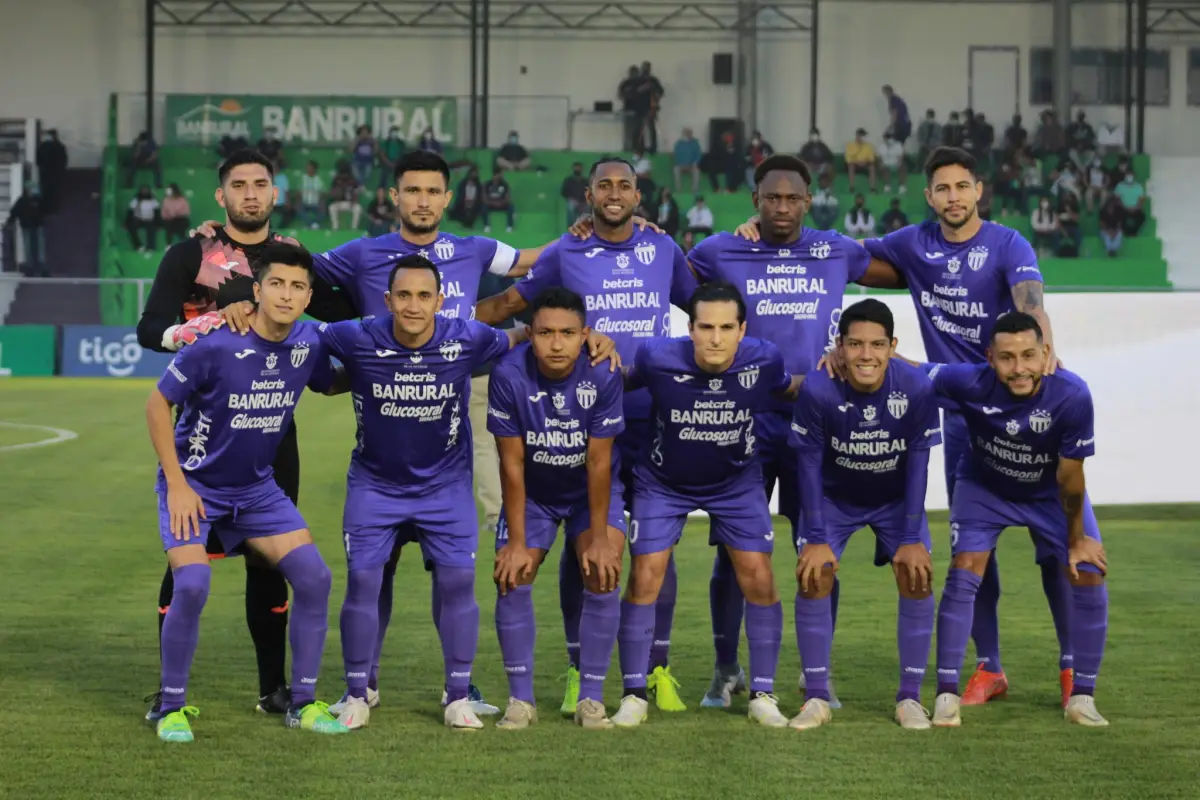 antigua gfc vs xelaju mc (2), 