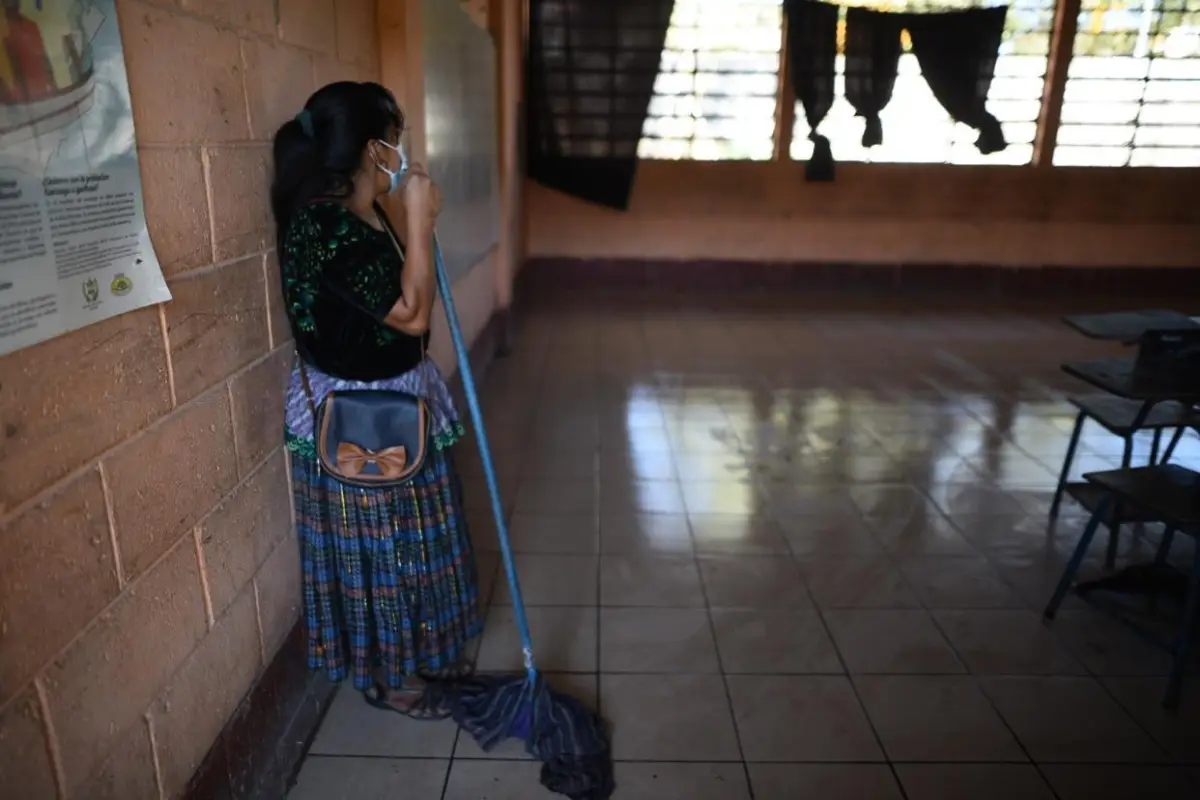 escuela irene sazo en chinautla antes del regreso a clases presencial para ciclo escolar en guatemala 2022 durante la pandemia covid-19 coronavirus (1), 