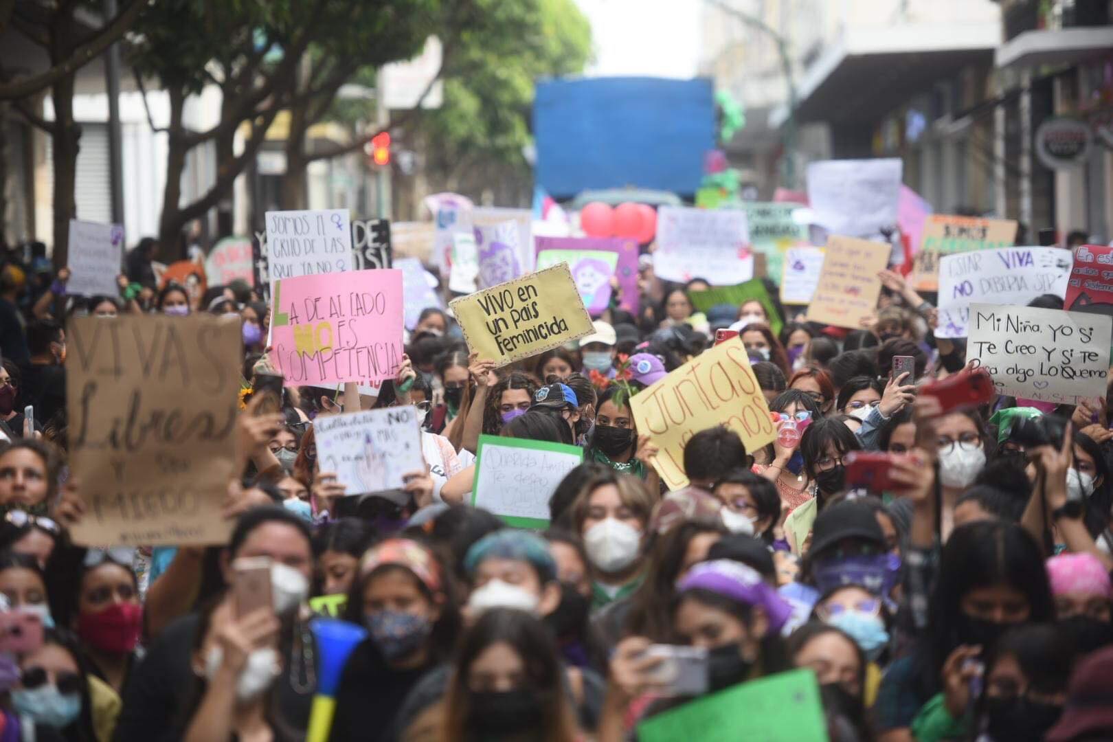 plaza-constitucion-marcha-8-marzo-dia-de-la-mujer-emisoras-unidas3 | 