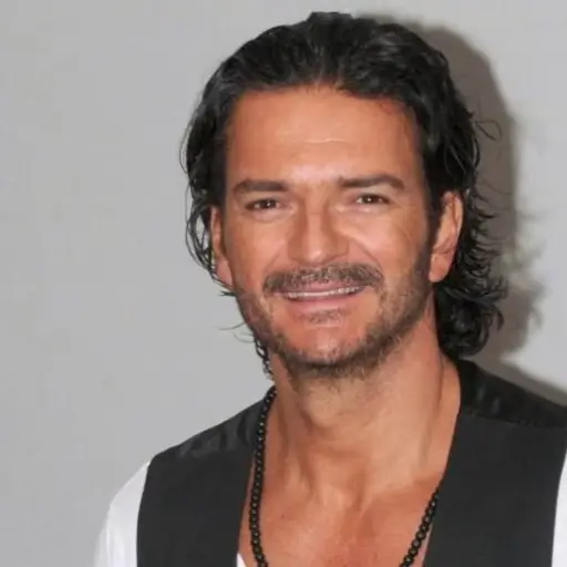 Ricardo Arjona ,