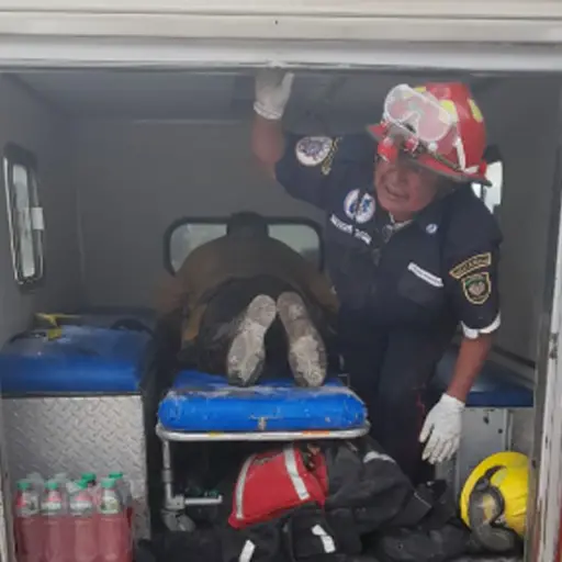 Bomberos forestales sufren quemaduras cuando combatían incendio ,