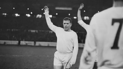 Futbolistas que disputaron Mundiales con distintos países