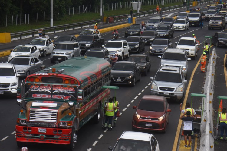 operacion-retorno-semana-santa-autopista-palin-escuintla-emisoras-unidas5 | 