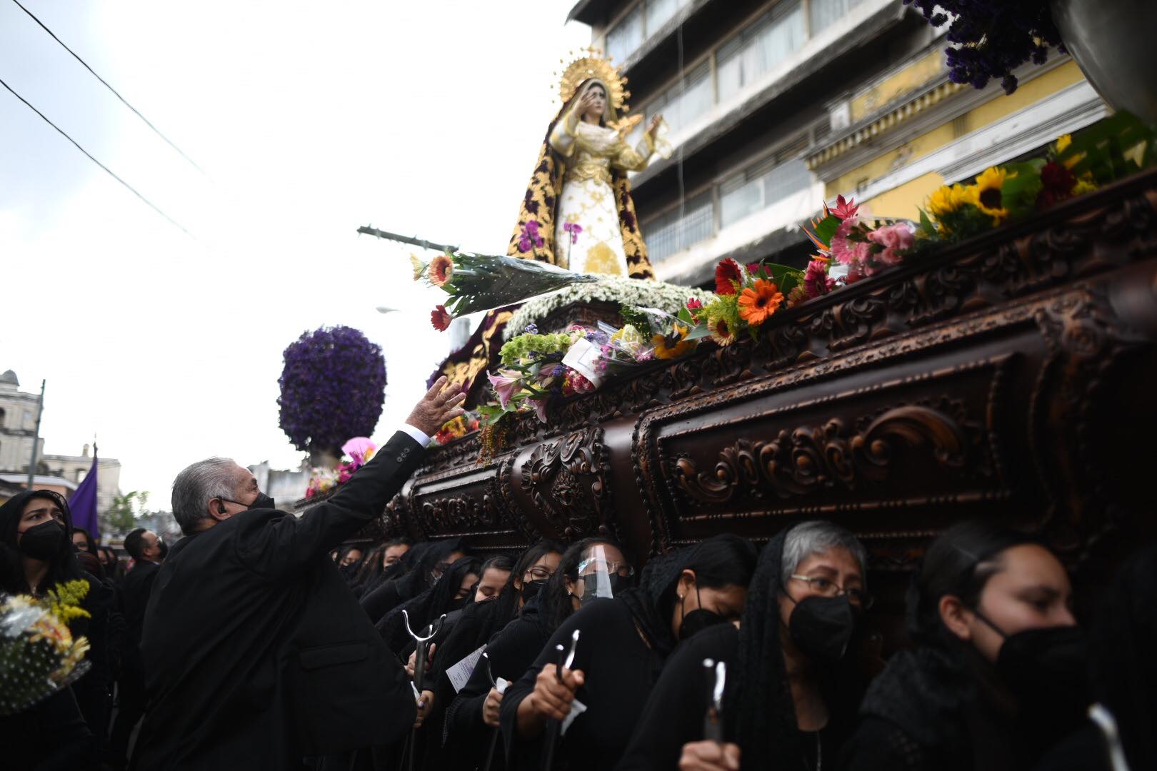 jesus nazareno de la merced procesion de la reseña martes santo 12-4-2022 foto edwin bercian publinews (4) | 