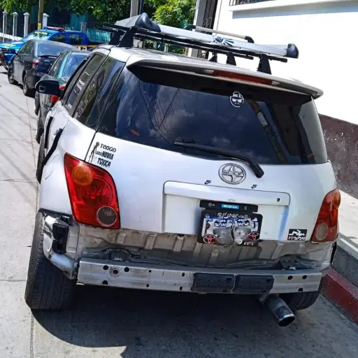 Los extranjeros eran trasladados en varios vehículos. Foto: PNC