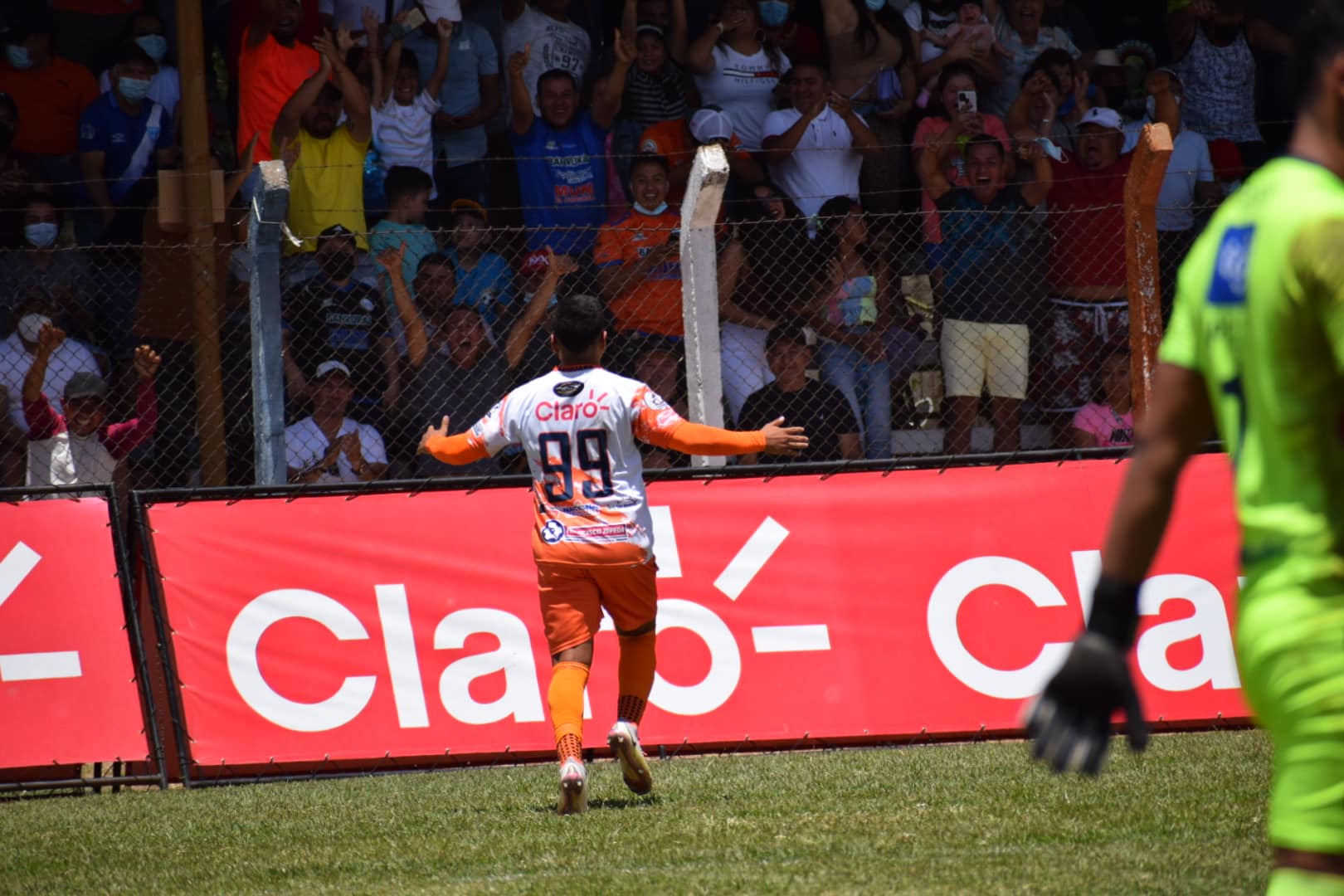 Celebración de Achuapa ante Comunicaciones | 