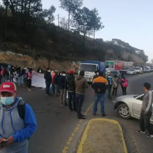 Bloqueo de salubristas en Totonicapán. Foto: Jimmy Chaclán/EU Departamentales