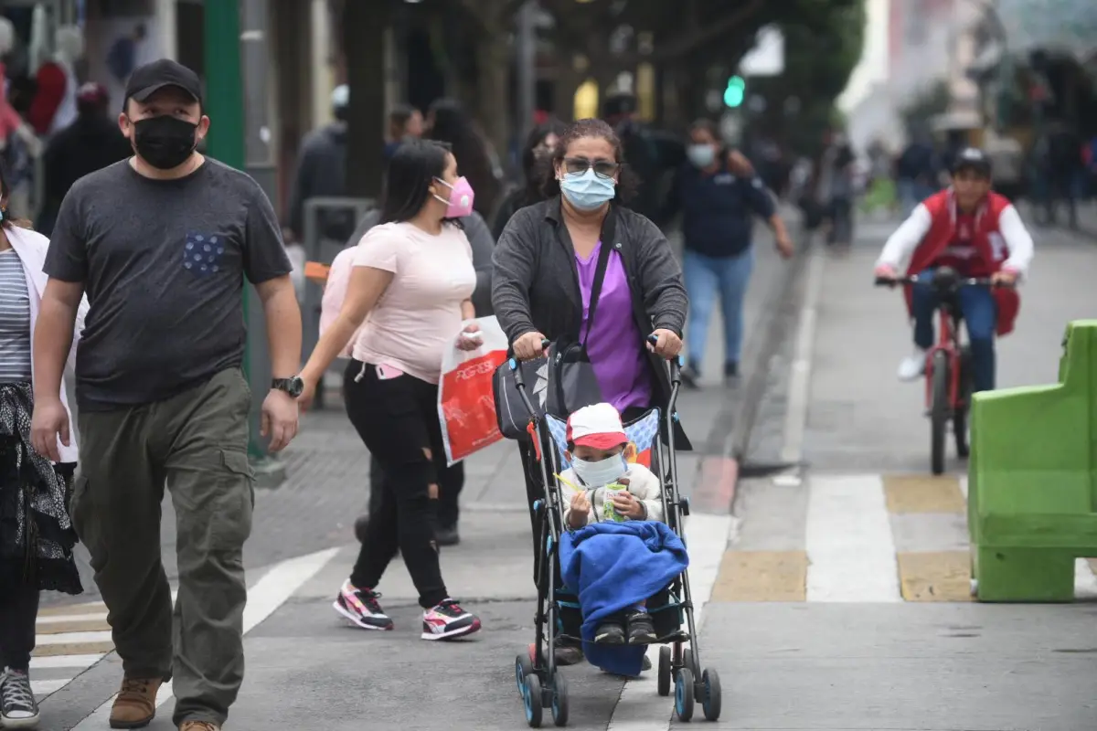 temporada-de-frio-en-guatemala-durante-la-pandemia-2021-sexta-avenida-2.jpg, 