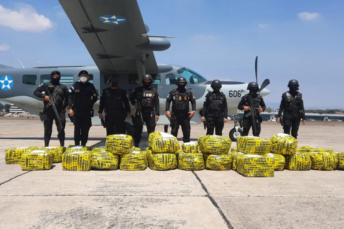 Incautan-932-kilos-de-droga-tras-caida-de-aeronave.jpg, 