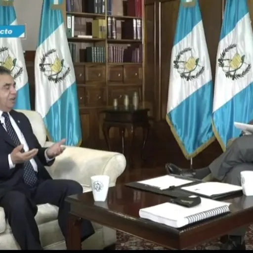 nector-de-leon-aspirante-fiscal-general-emisoras-unidas ,