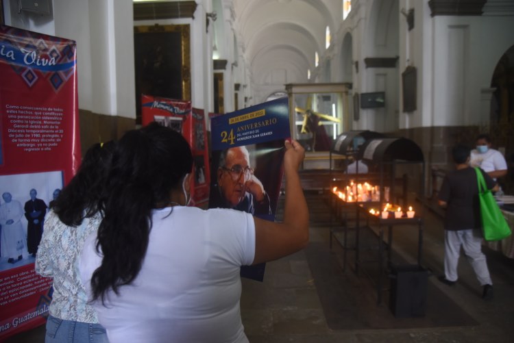 conmemoracion de 24 aniversario de presentacion informe guatemala nunca mas odhag (4) | 