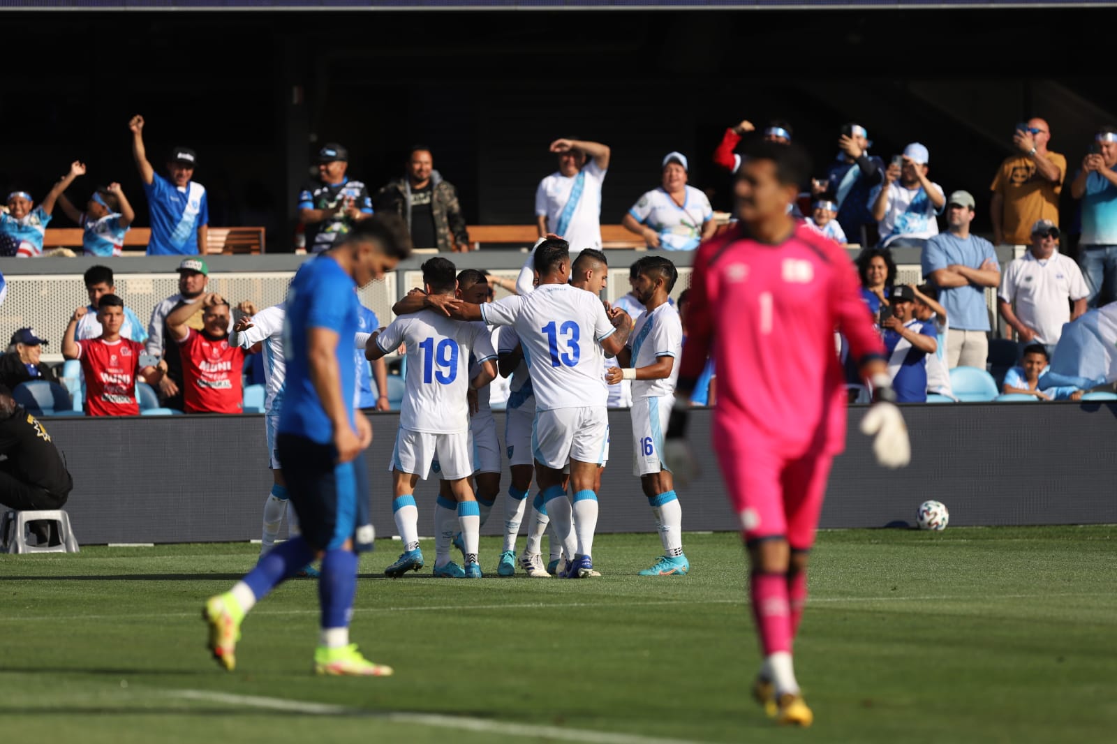 Celebración de Guatemala ante El Salvador | 