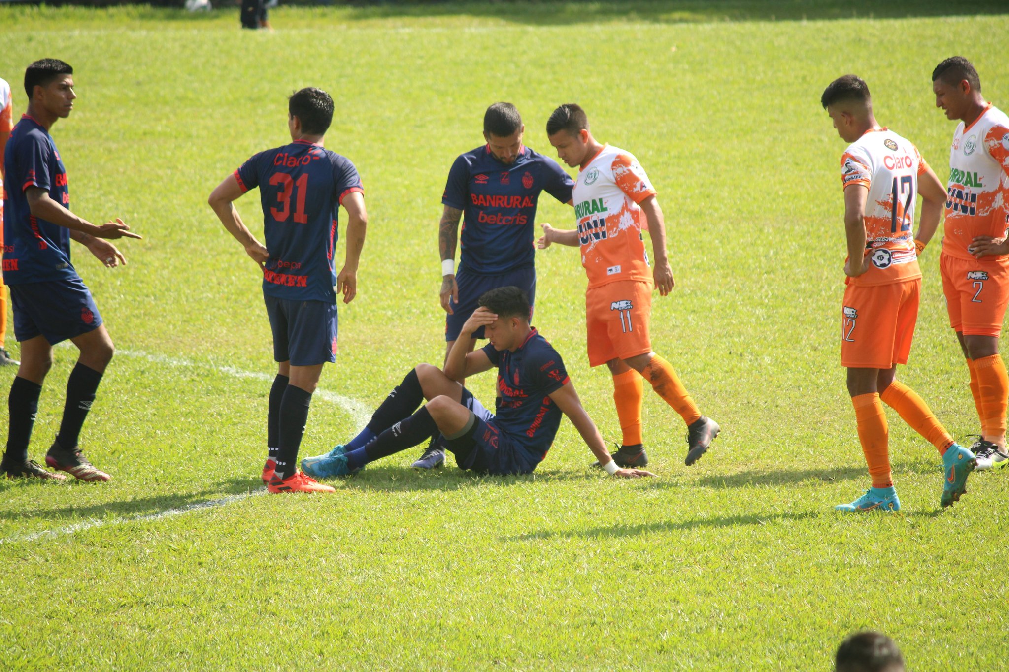 José Carlos Martínez salió lesionado en el partido ante Achuap | 