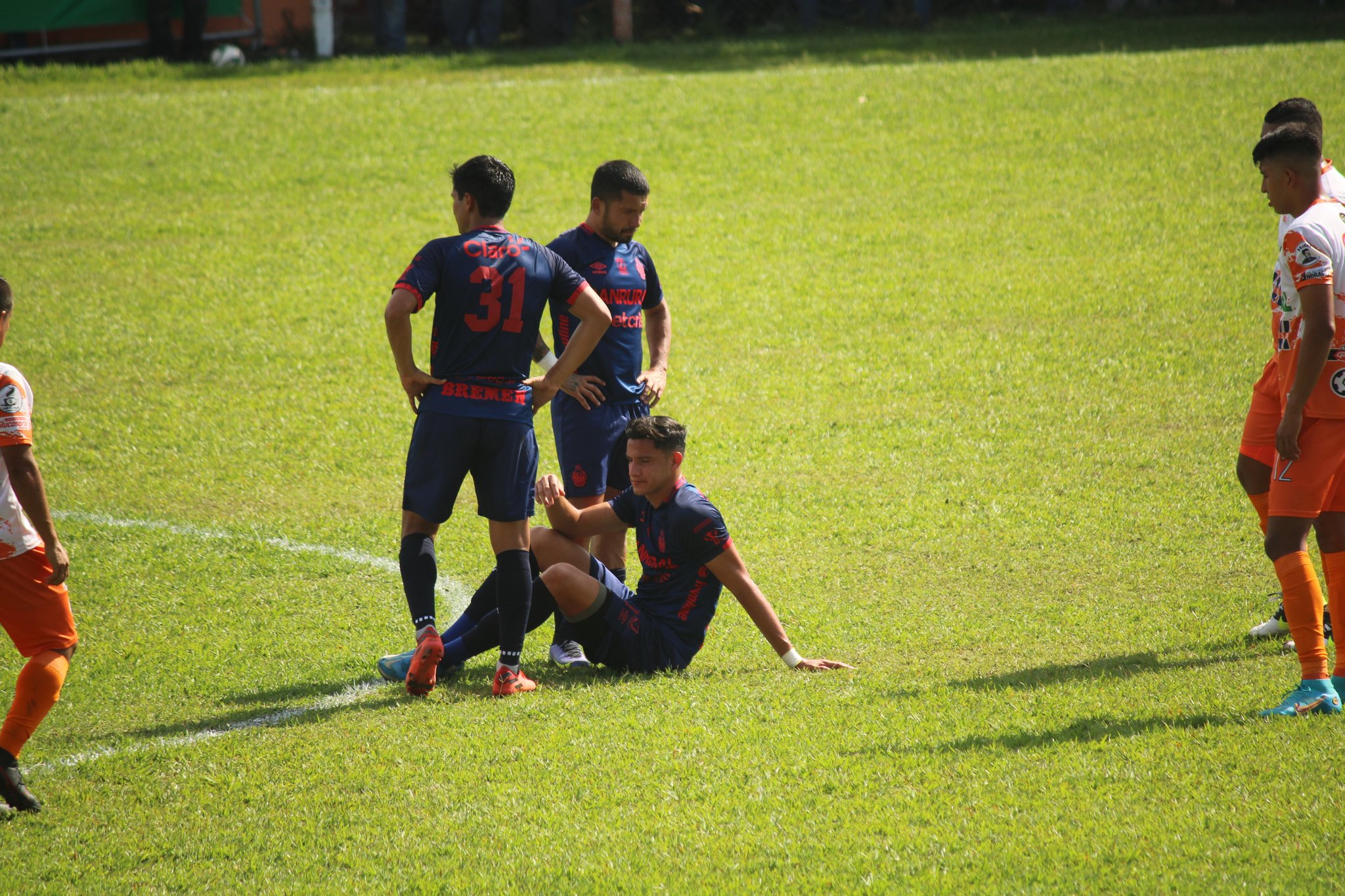 José Carlos Martínez salió lesionado en el partido ante Achuap | 