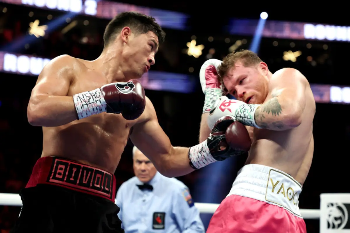 canelo-bivol-2.jpg, 