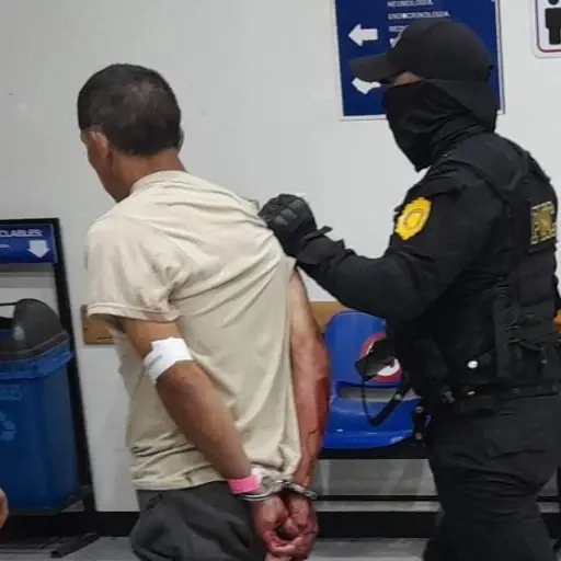 capturado por disparar a un policia tras cobro extorision 8-5-2022 foto pnc ,