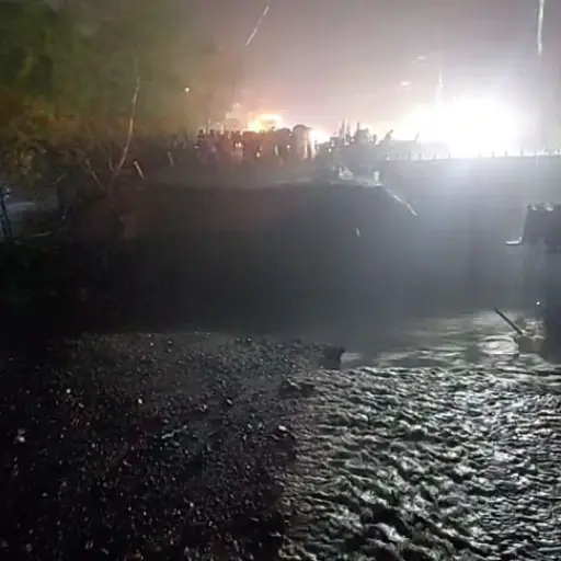 Colapsa puente en Petapilla ,