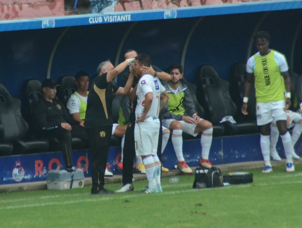 Lezcano sufrió un corte en el partido ante Municipal | 