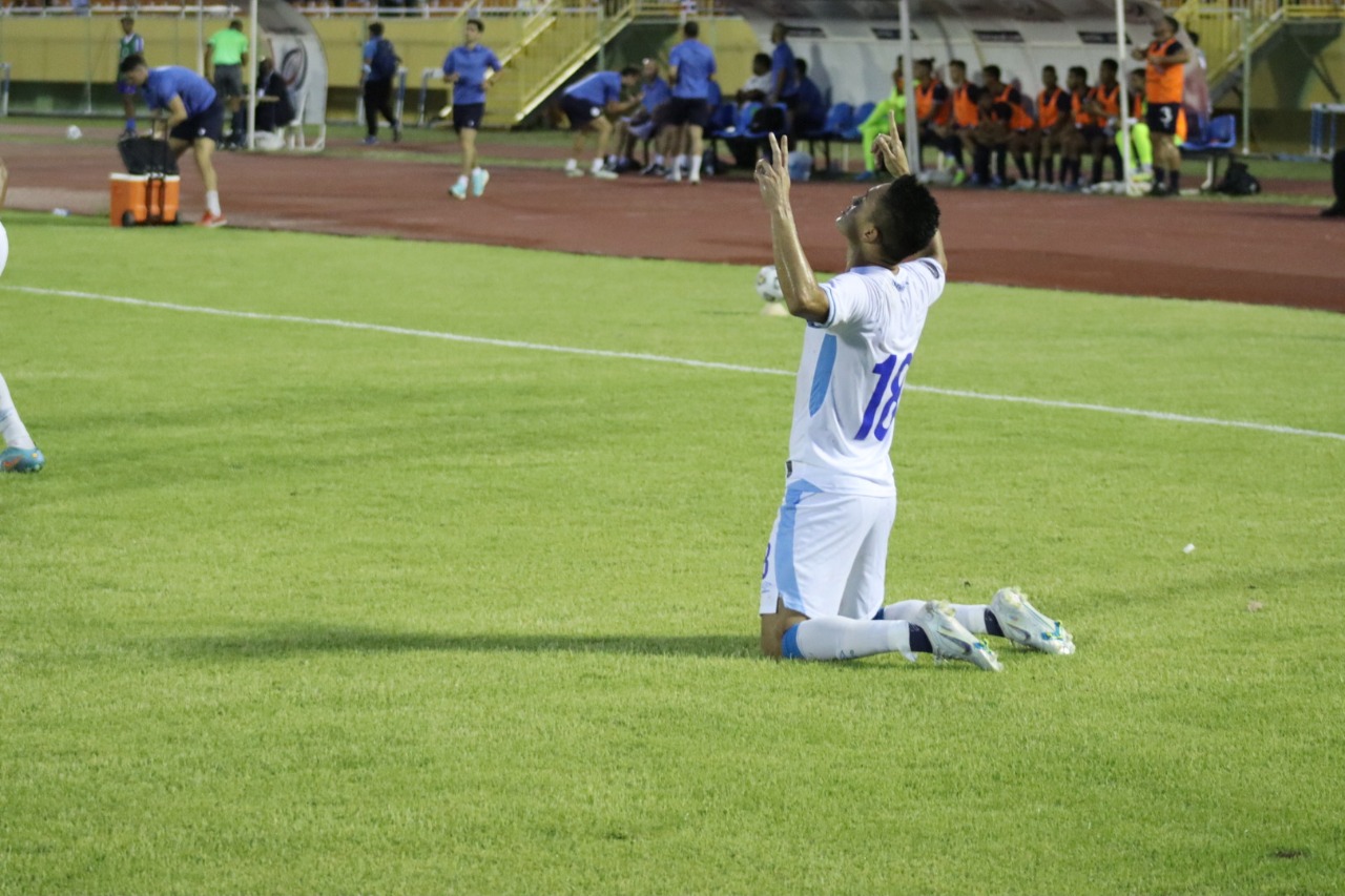 Celebración de Óscar Santis ante República Dominicana | 